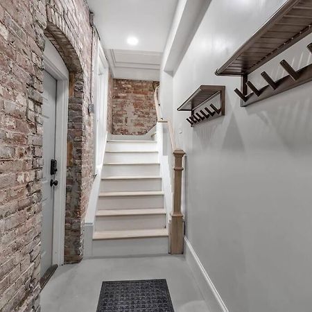 Apartament Carriage House Loft - King Bed And Garage Parking Buffalo Zewnętrze zdjęcie