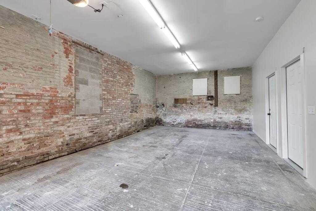 Apartament Carriage House Loft - King Bed And Garage Parking Buffalo Zewnętrze zdjęcie